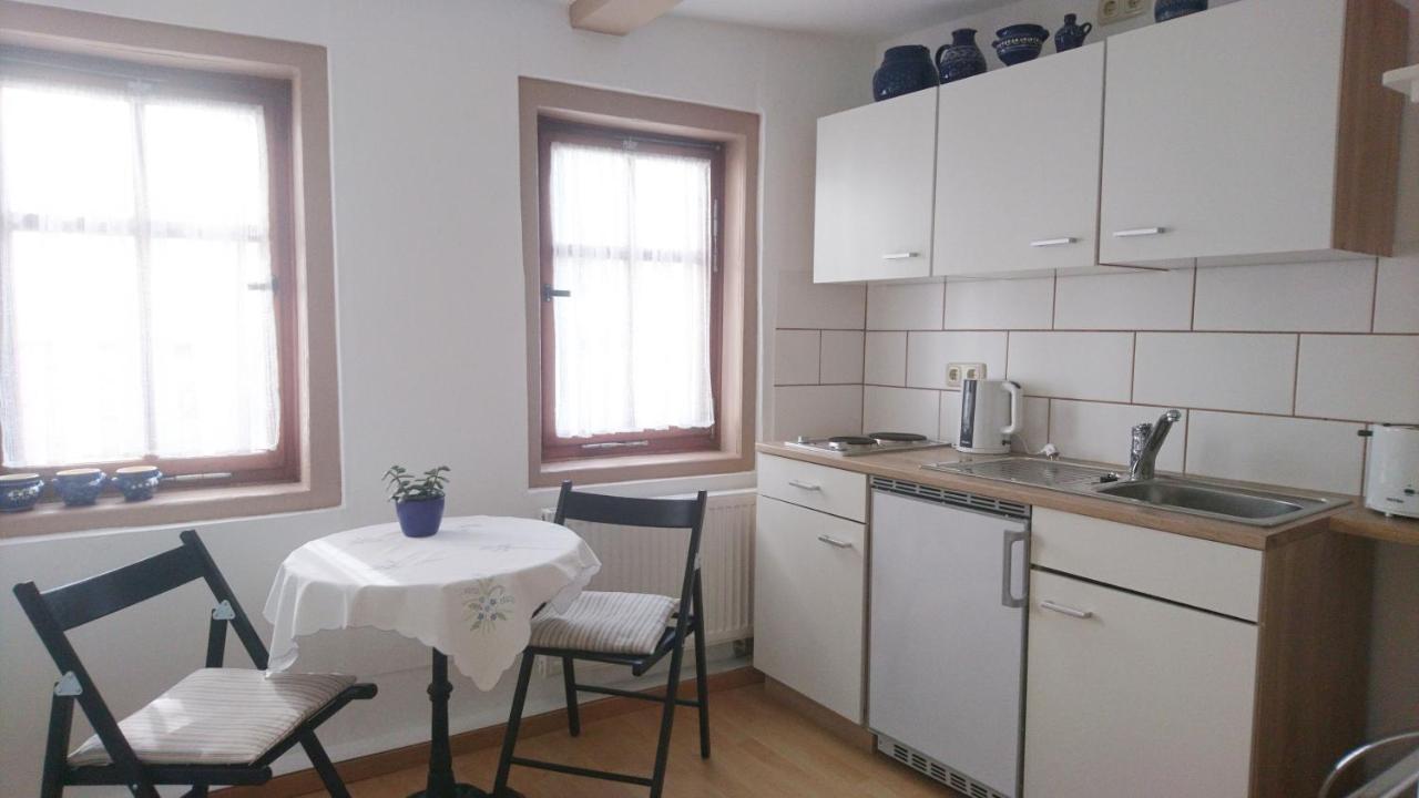 Haus Zum Kleinen Helm Apartment แอร์ฟวร์ท ภายนอก รูปภาพ