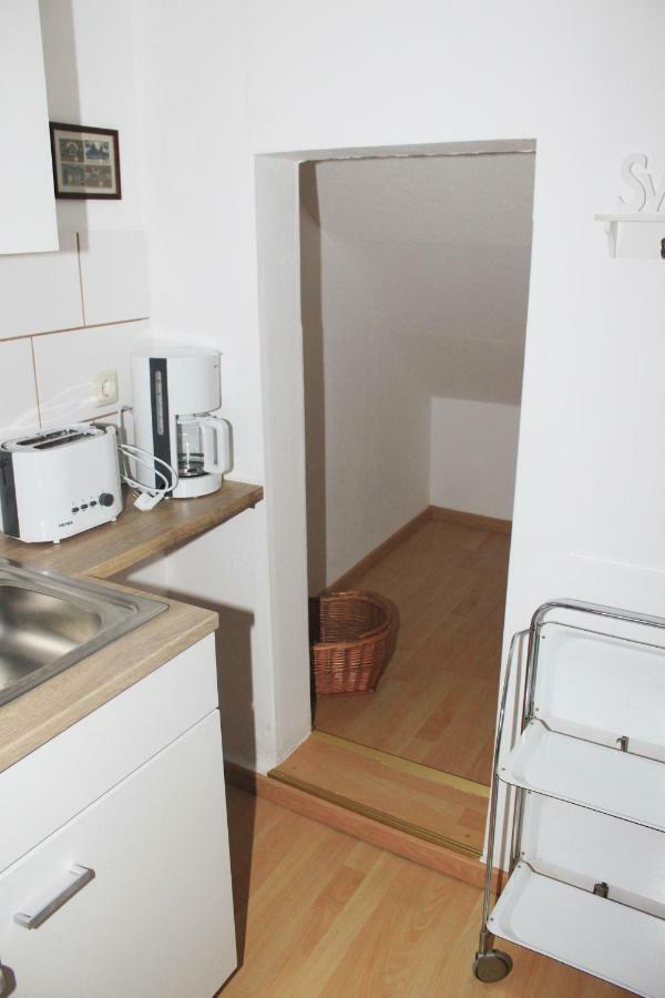 Haus Zum Kleinen Helm Apartment แอร์ฟวร์ท ภายนอก รูปภาพ