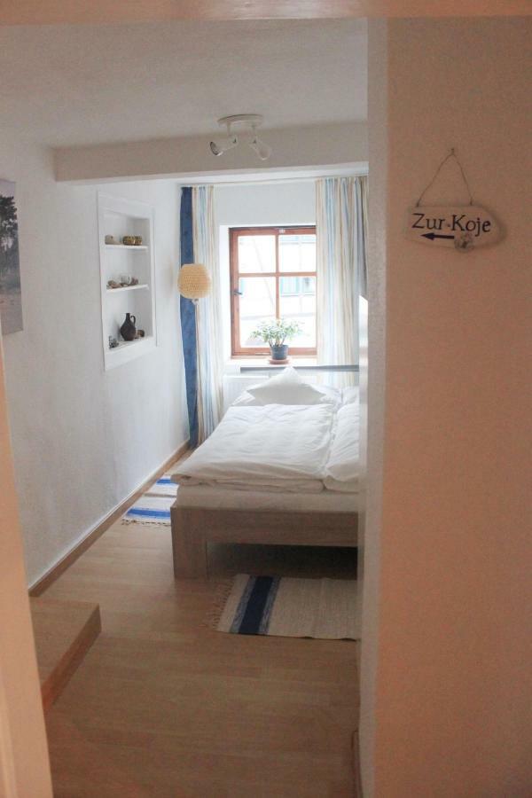 Haus Zum Kleinen Helm Apartment แอร์ฟวร์ท ภายนอก รูปภาพ